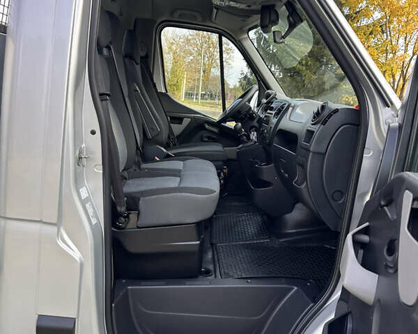 Сірий Рено Мастєр, об'ємом двигуна 2.3 л та пробігом 236 тис. км за 17500 $, фото 26 на Automoto.ua