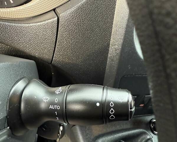 Серый Рено Мастер, объемом двигателя 2.3 л и пробегом 280 тыс. км за 24800 $, фото 40 на Automoto.ua