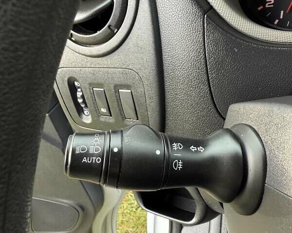 Серый Рено Мастер, объемом двигателя 2.3 л и пробегом 280 тыс. км за 24800 $, фото 41 на Automoto.ua