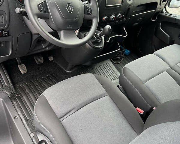 Серый Рено Мастер, объемом двигателя 0 л и пробегом 346 тыс. км за 24300 $, фото 10 на Automoto.ua
