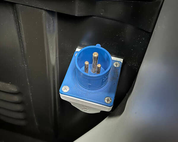 Серый Рено Мастер, объемом двигателя 0 л и пробегом 346 тыс. км за 24300 $, фото 12 на Automoto.ua