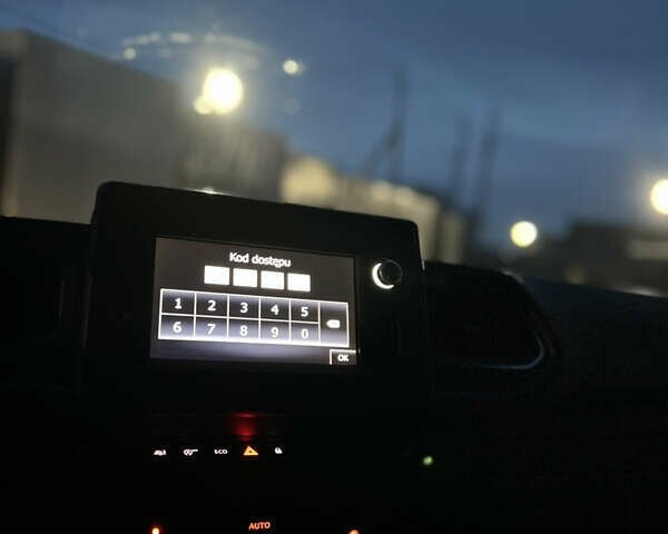 Серый Рено Мастер, объемом двигателя 2.3 л и пробегом 110 тыс. км за 35500 $, фото 25 на Automoto.ua