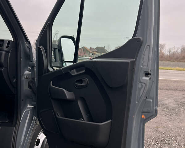 Сірий Рено Мастєр, об'ємом двигуна 2.3 л та пробігом 260 тис. км за 35500 $, фото 42 на Automoto.ua