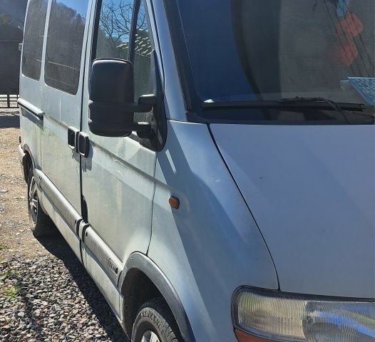 Серый Рено Мастер, объемом двигателя 2.5 л и пробегом 350 тыс. км за 4000 $, фото 1 на Automoto.ua