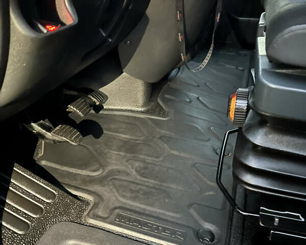 Серый Рено Мастер, объемом двигателя 2.3 л и пробегом 215 тыс. км за 17500 $, фото 30 на Automoto.ua