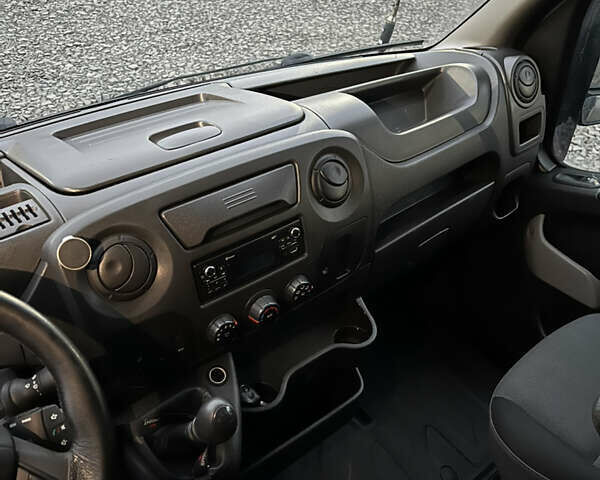 Серый Рено Мастер, объемом двигателя 2.3 л и пробегом 215 тыс. км за 17500 $, фото 29 на Automoto.ua