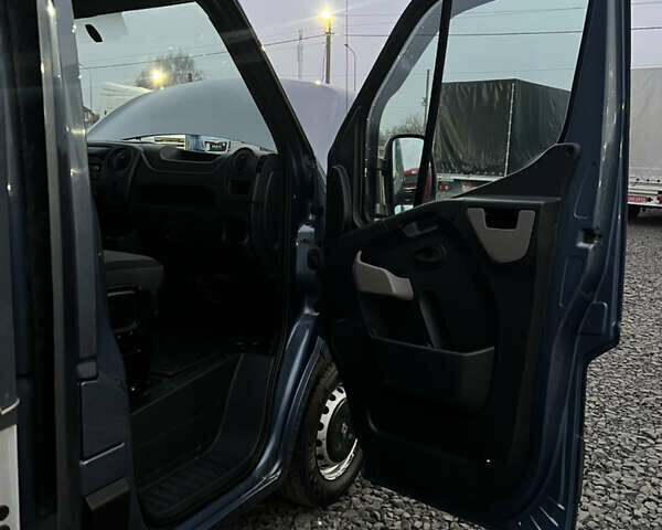 Серый Рено Мастер, объемом двигателя 2.3 л и пробегом 215 тыс. км за 17500 $, фото 25 на Automoto.ua