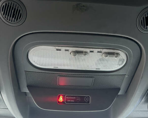 Серый Рено Мастер, объемом двигателя 2.3 л и пробегом 182 тыс. км за 17999 $, фото 24 на Automoto.ua