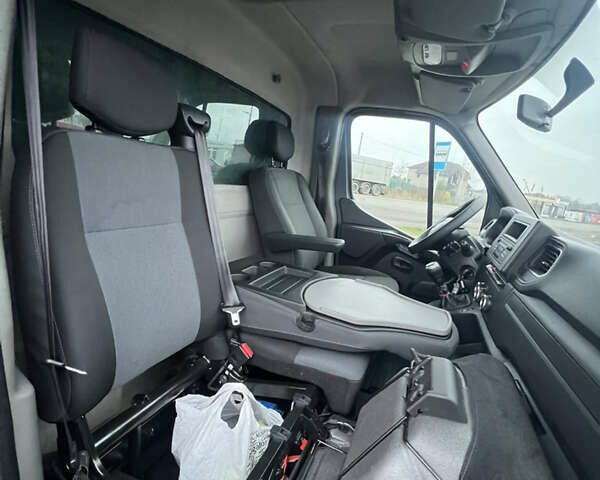 Серый Рено Мастер, объемом двигателя 2.3 л и пробегом 182 тыс. км за 17999 $, фото 34 на Automoto.ua