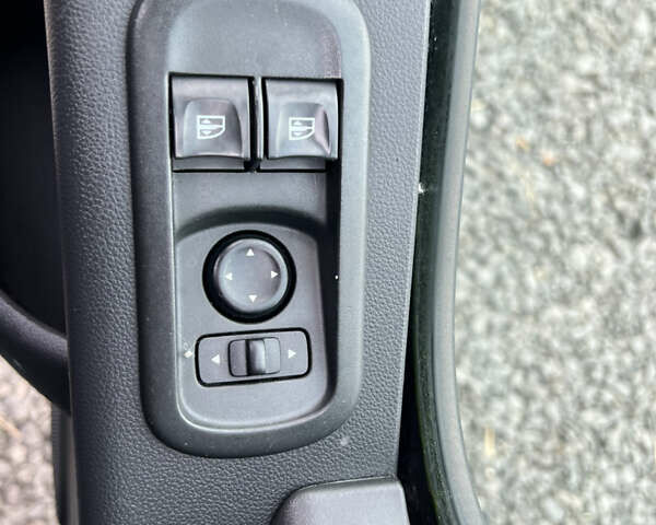 Серый Рено Мастер, объемом двигателя 2.3 л и пробегом 170 тыс. км за 21900 $, фото 24 на Automoto.ua