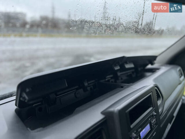 Серый Рено Мастер, объемом двигателя 2.3 л и пробегом 170 тыс. км за 19999 $, фото 40 на Automoto.ua