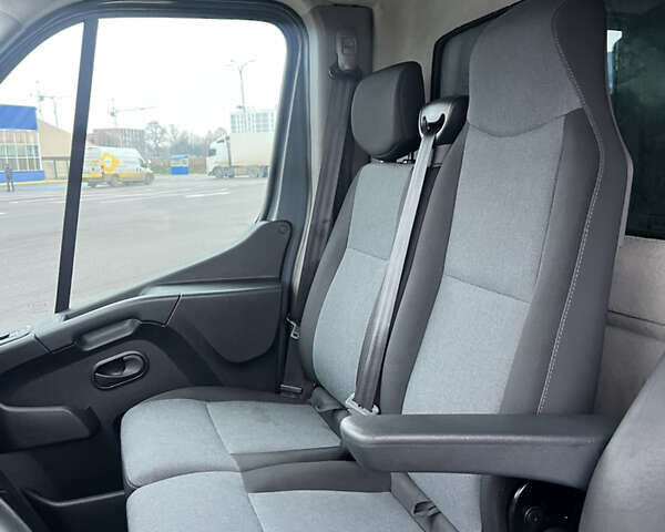 Серый Рено Мастер, объемом двигателя 2.3 л и пробегом 182 тыс. км за 17999 $, фото 16 на Automoto.ua