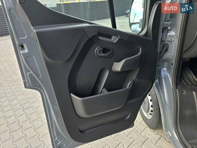 Серый Рено Мастер, объемом двигателя 2.3 л и пробегом 280 тыс. км за 21800 $, фото 24 на Automoto.ua