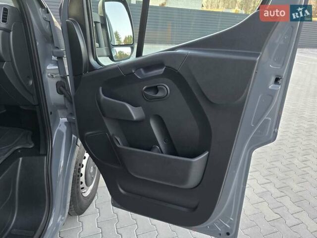 Серый Рено Мастер, объемом двигателя 2.3 л и пробегом 320 тыс. км за 21700 $, фото 27 на Automoto.ua