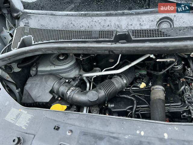 Серый Рено Мастер, объемом двигателя 2.3 л и пробегом 170 тыс. км за 19999 $, фото 17 на Automoto.ua