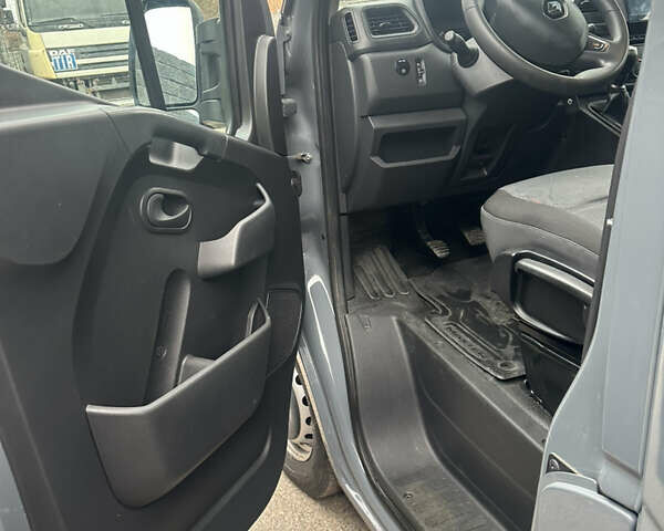 Серый Рено Мастер, объемом двигателя 2.3 л и пробегом 488 тыс. км за 22000 $, фото 23 на Automoto.ua