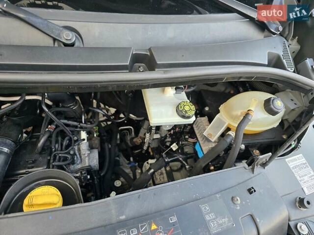 Серый Рено Мастер, объемом двигателя 2.3 л и пробегом 280 тыс. км за 21800 $, фото 40 на Automoto.ua