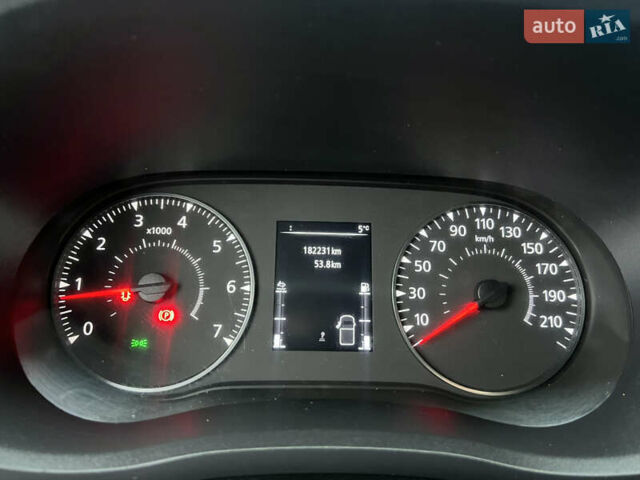 Серый Рено Мастер, объемом двигателя 2.3 л и пробегом 182 тыс. км за 17999 $, фото 17 на Automoto.ua