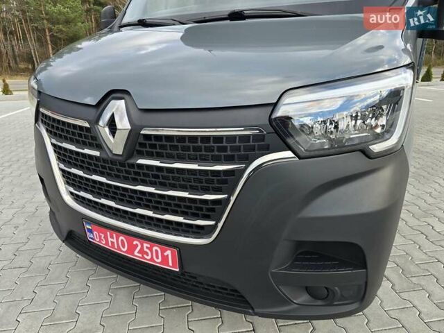 Серый Рено Мастер, объемом двигателя 2.3 л и пробегом 280 тыс. км за 21800 $, фото 2 на Automoto.ua