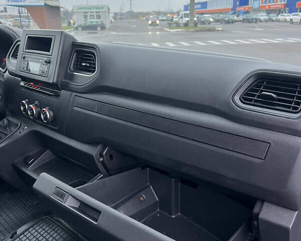 Серый Рено Мастер, объемом двигателя 2.3 л и пробегом 182 тыс. км за 17999 $, фото 33 на Automoto.ua