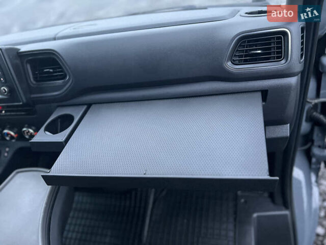 Серый Рено Мастер, объемом двигателя 2.3 л и пробегом 170 тыс. км за 21700 $, фото 16 на Automoto.ua