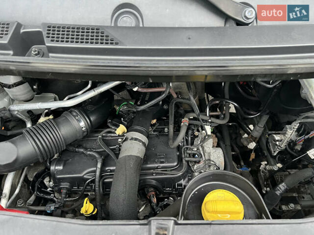 Серый Рено Мастер, объемом двигателя 2.3 л и пробегом 289 тыс. км за 18800 $, фото 15 на Automoto.ua