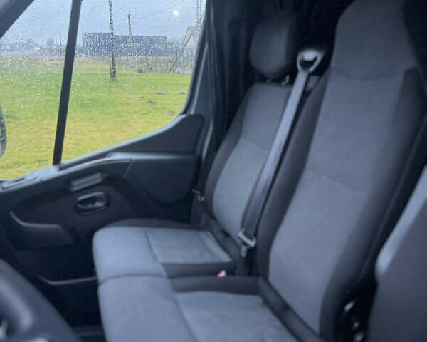 Серый Рено Мастер, объемом двигателя 2.3 л и пробегом 170 тыс. км за 21700 $, фото 39 на Automoto.ua