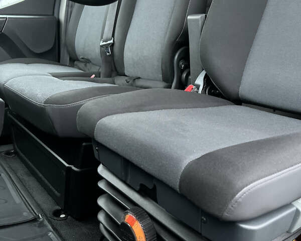 Серый Рено Мастер, объемом двигателя 2.3 л и пробегом 170 тыс. км за 19999 $, фото 21 на Automoto.ua