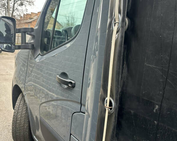 Серый Рено Мастер, объемом двигателя 2.3 л и пробегом 488 тыс. км за 22000 $, фото 12 на Automoto.ua