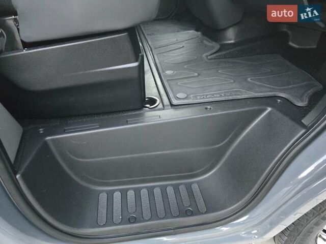 Серый Рено Мастер, объемом двигателя 2.3 л и пробегом 320 тыс. км за 21700 $, фото 31 на Automoto.ua