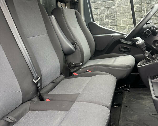 Серый Рено Мастер, объемом двигателя 2.3 л и пробегом 488 тыс. км за 22000 $, фото 36 на Automoto.ua