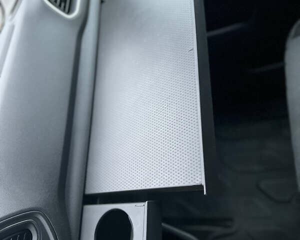 Серый Рено Мастер, объемом двигателя 2.3 л и пробегом 170 тыс. км за 19999 $, фото 35 на Automoto.ua