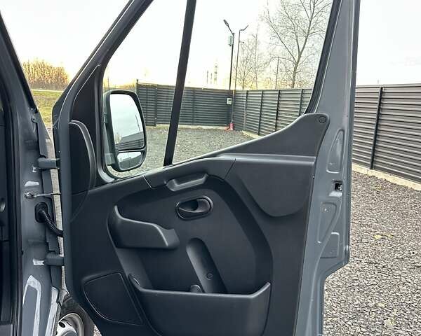 Серый Рено Мастер, объемом двигателя 2.3 л и пробегом 389 тыс. км за 22100 $, фото 43 на Automoto.ua