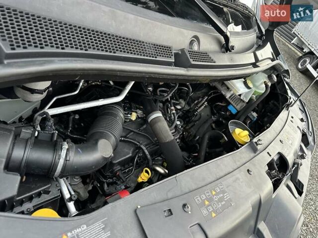 Серый Рено Мастер, объемом двигателя 2.3 л и пробегом 389 тыс. км за 22100 $, фото 13 на Automoto.ua