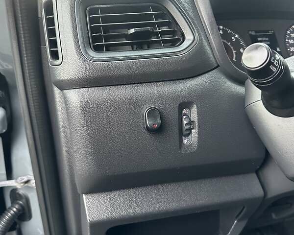 Серый Рено Мастер, объемом двигателя 2.3 л и пробегом 389 тыс. км за 22100 $, фото 38 на Automoto.ua