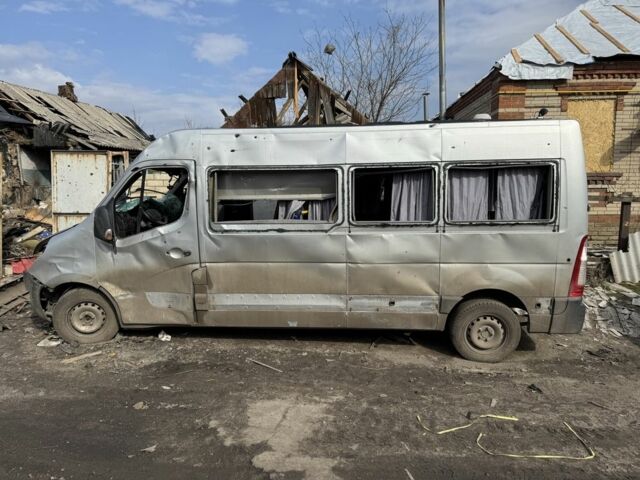 Сірий Рено Мастєр, об'ємом двигуна 2.3 л та пробігом 307 тис. км за 2257 $, фото 4 на Automoto.ua