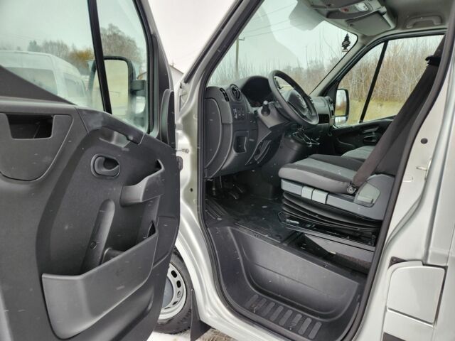 Серый Рено Мастер, объемом двигателя 2.3 л и пробегом 197 тыс. км за 17200 $, фото 4 на Automoto.ua