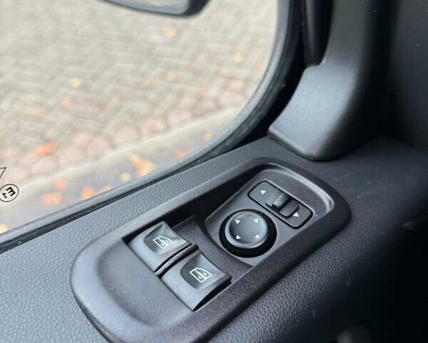 Сірий Рено Мастєр, об'ємом двигуна 2.3 л та пробігом 288 тис. км за 23500 $, фото 28 на Automoto.ua