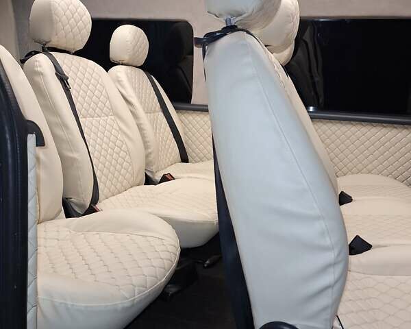 Серый Рено Мастер, объемом двигателя 2.3 л и пробегом 380 тыс. км за 19000 $, фото 3 на Automoto.ua