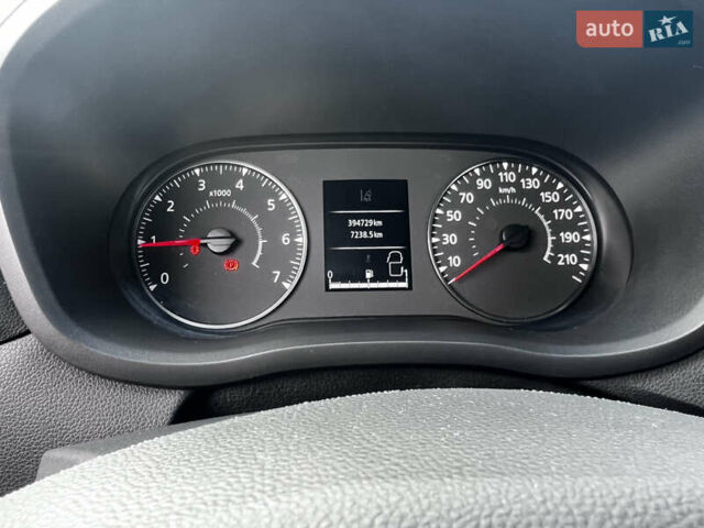 Серый Рено Мастер, объемом двигателя 2.3 л и пробегом 450 тыс. км за 27000 $, фото 24 на Automoto.ua