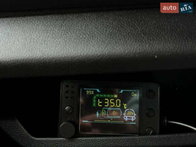 Серый Рено Мастер, объемом двигателя 2.3 л и пробегом 450 тыс. км за 27000 $, фото 12 на Automoto.ua
