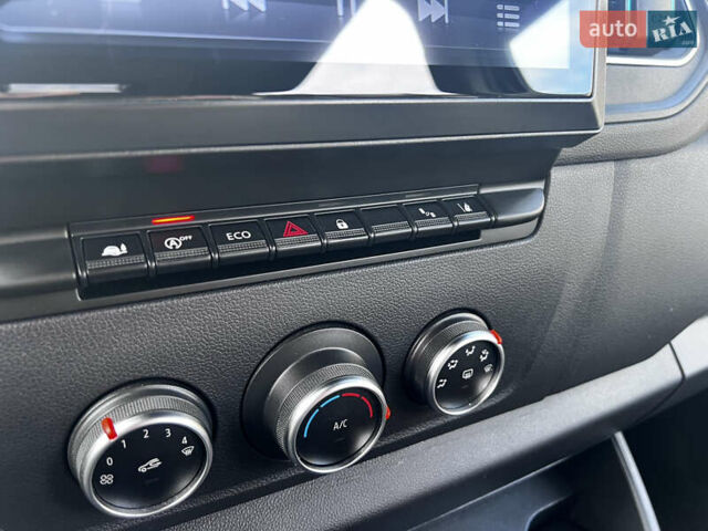 Серый Рено Мастер, объемом двигателя 2.3 л и пробегом 450 тыс. км за 27000 $, фото 23 на Automoto.ua