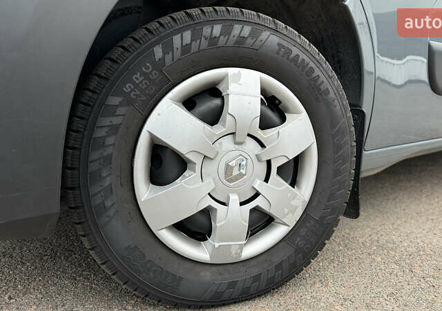 Сірий Рено Мастєр, об'ємом двигуна 2.3 л та пробігом 81 тис. км за 39500 $, фото 15 на Automoto.ua