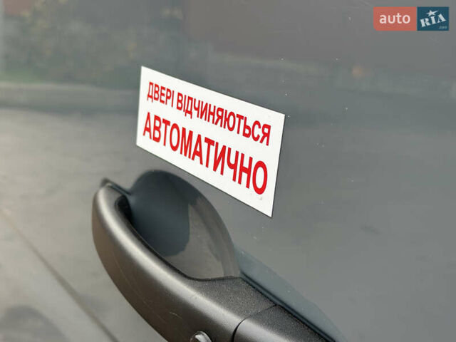 Серый Рено Мастер, объемом двигателя 2.3 л и пробегом 82 тыс. км за 42999 $, фото 16 на Automoto.ua