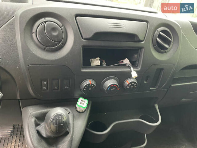 Синій Рено Мастєр, об'ємом двигуна 2.5 л та пробігом 214 тис. км за 19000 $, фото 9 на Automoto.ua