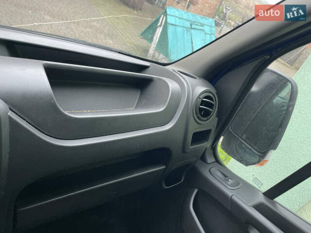 Синій Рено Мастєр, об'ємом двигуна 2.5 л та пробігом 214 тис. км за 19000 $, фото 10 на Automoto.ua