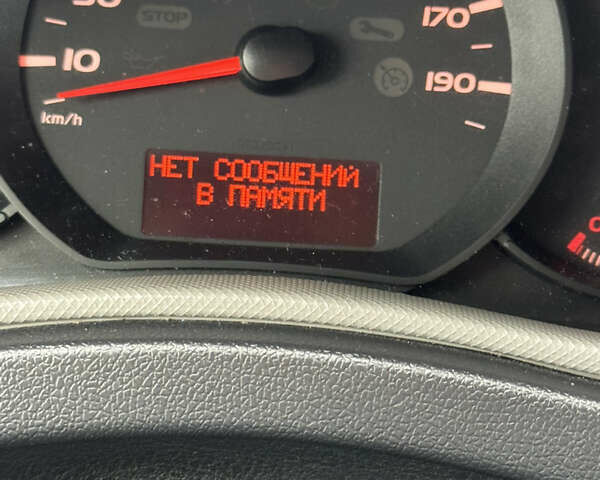 Синий Рено Мастер, объемом двигателя 2.3 л и пробегом 247 тыс. км за 17800 $, фото 2 на Automoto.ua