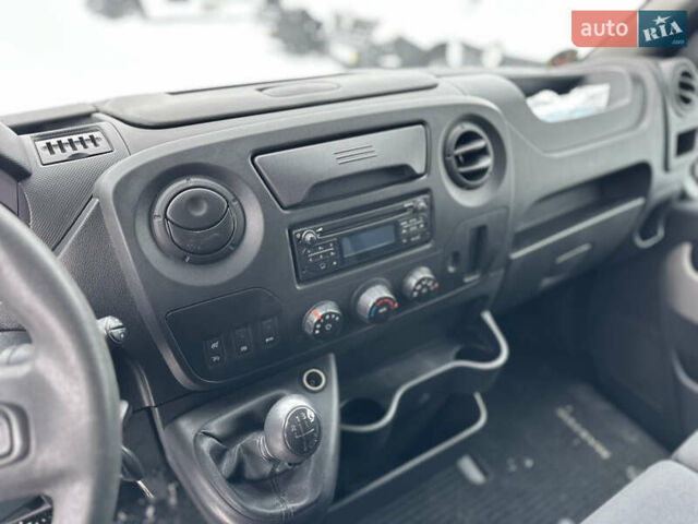 Синий Рено Мастер, объемом двигателя 2.3 л и пробегом 209 тыс. км за 19000 $, фото 13 на Automoto.ua