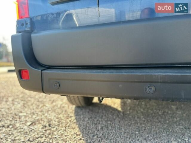 Синий Рено Мастер, объемом двигателя 2.3 л и пробегом 209 тыс. км за 17999 $, фото 7 на Automoto.ua