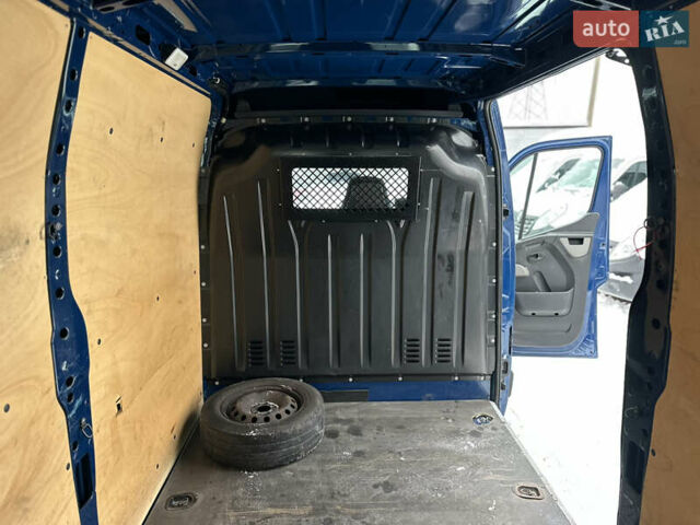 Синий Рено Мастер, объемом двигателя 2.3 л и пробегом 209 тыс. км за 19000 $, фото 19 на Automoto.ua